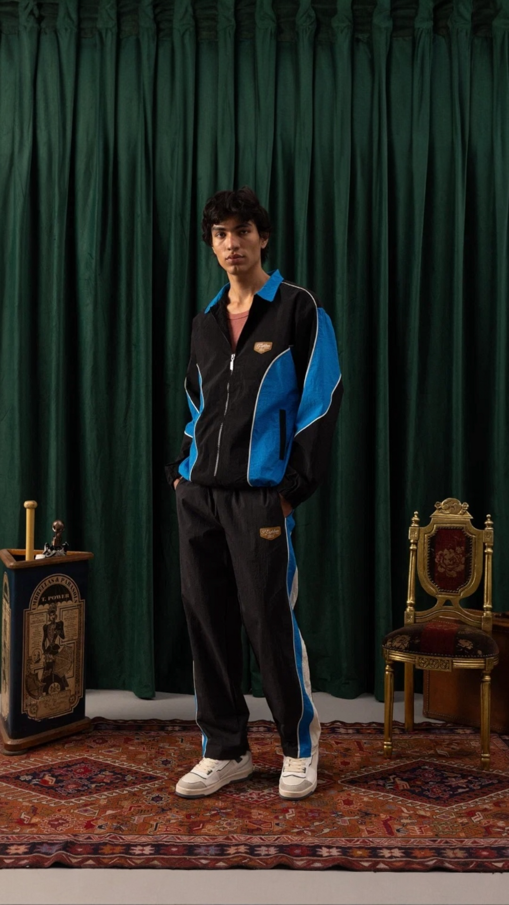 Ensemble survêtement nylon noir & bleu – Plug Paris