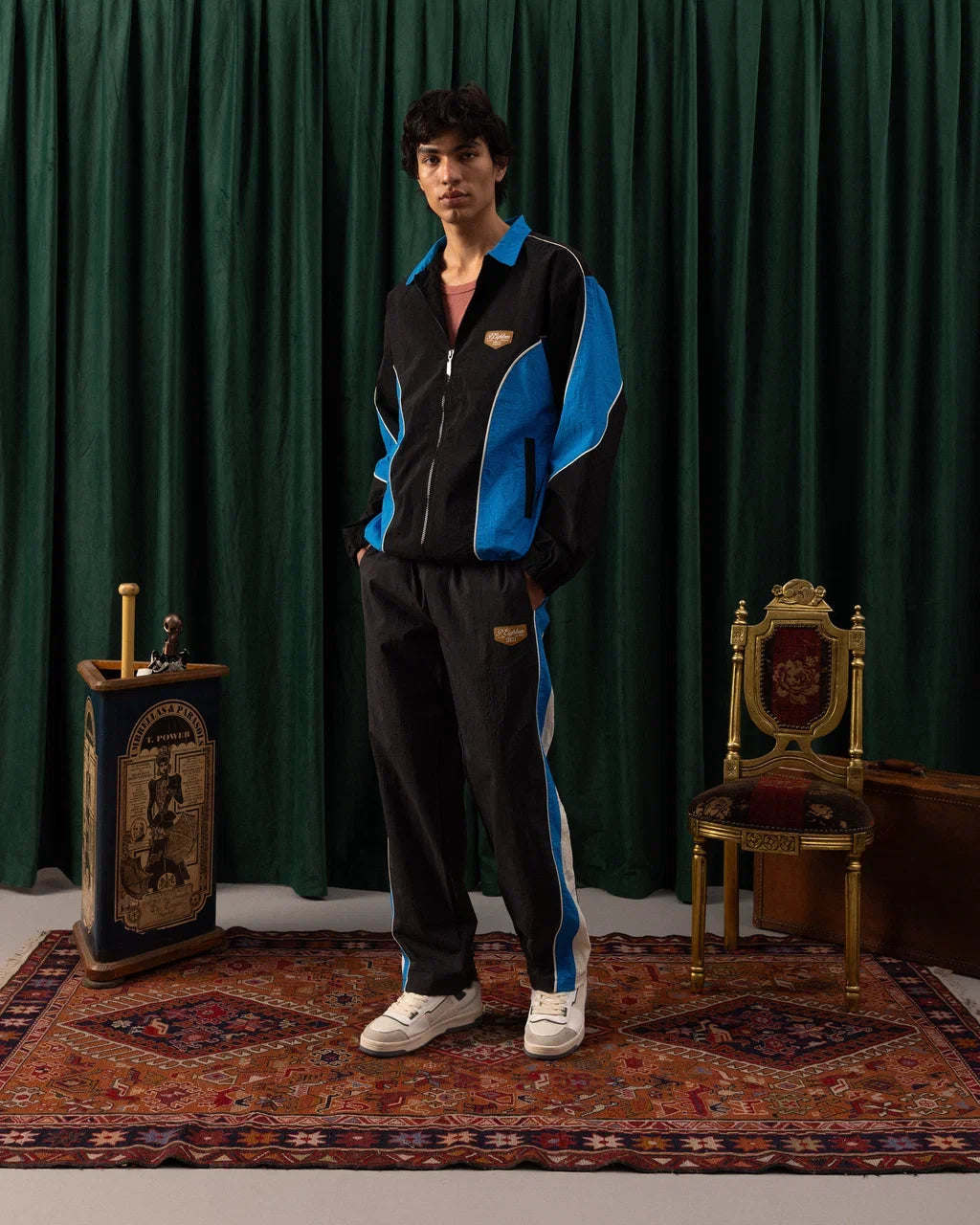 Ensemble survêtement nylon noir & bleu – Plug Paris