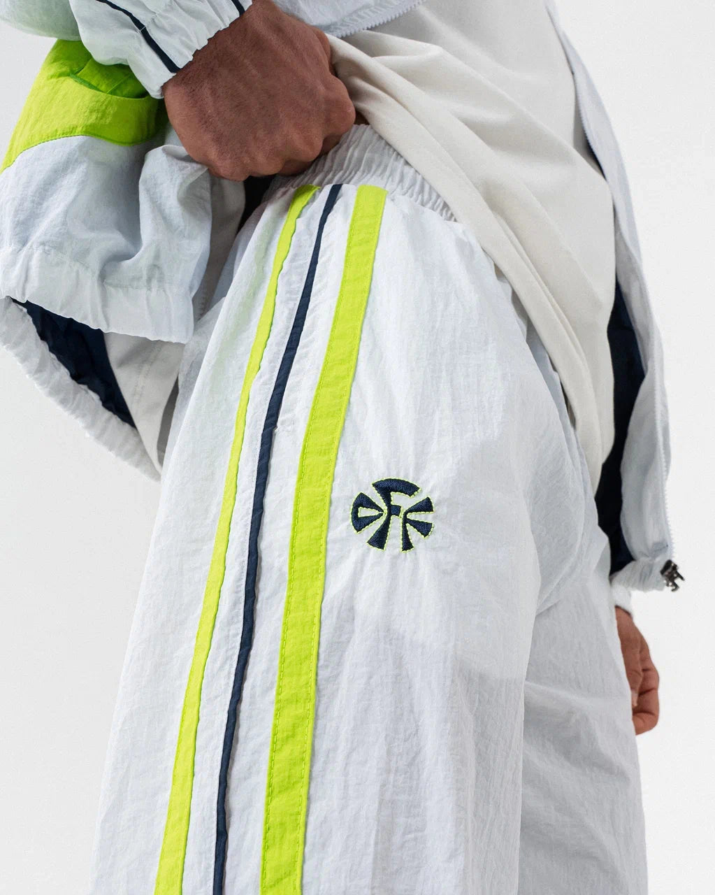 Ensemble Tracksuit Oversize Plug Paris – Blanc & Vert Fluo | Nylon Technique FW25/26