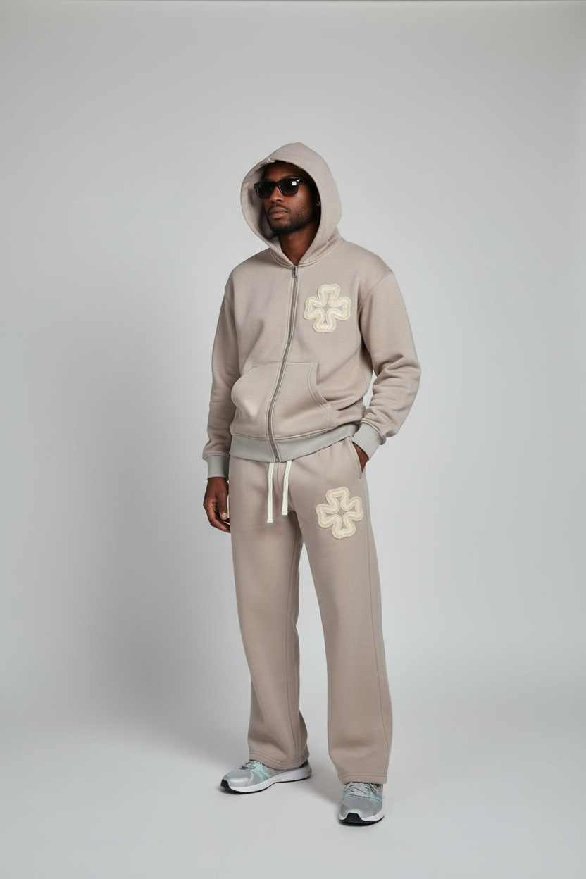 JOGGING SET CLOVER™ – BEIGE CRÈME LOGO TON-SUR-TON