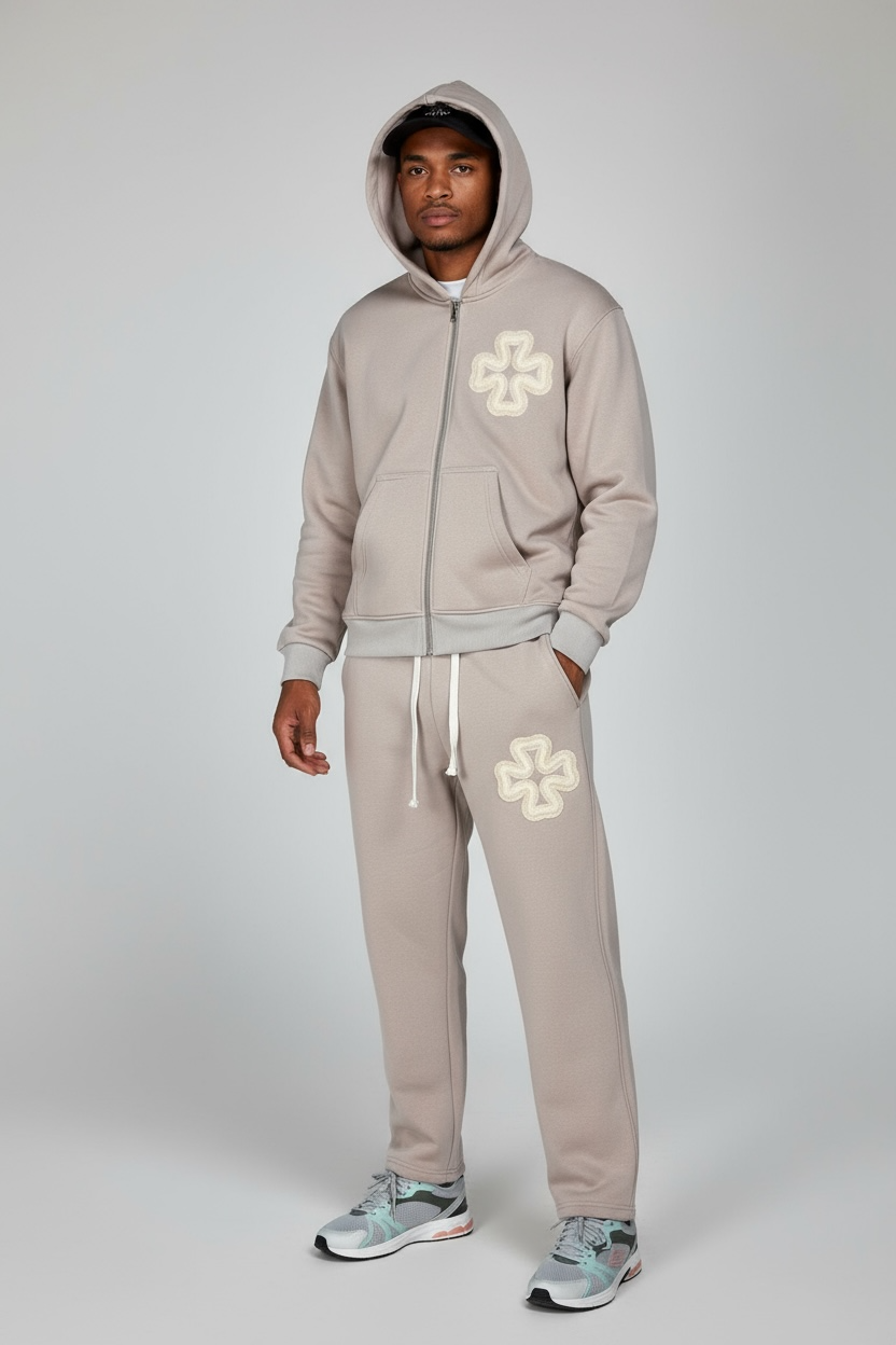 JOGGING SET CLOVER™ – BEIGE CRÈME LOGO TON-SUR-TON